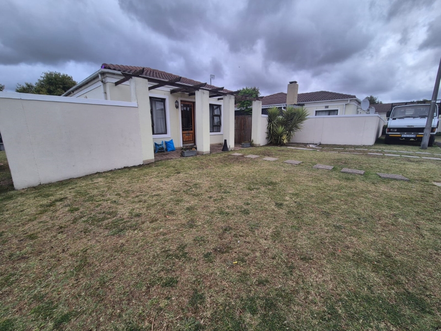 To Let 3 Bedroom Property for Rent in Stellendale Western Cape